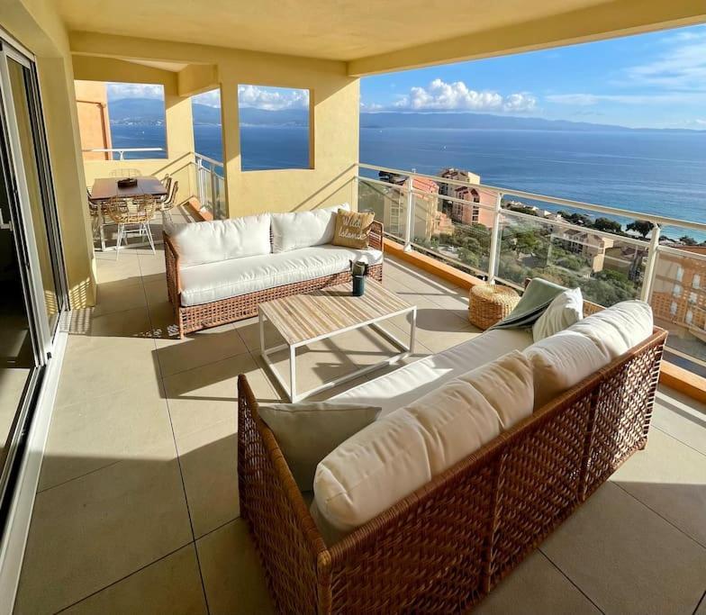 Apartment Paillote Perchee A 180 ° Sur La