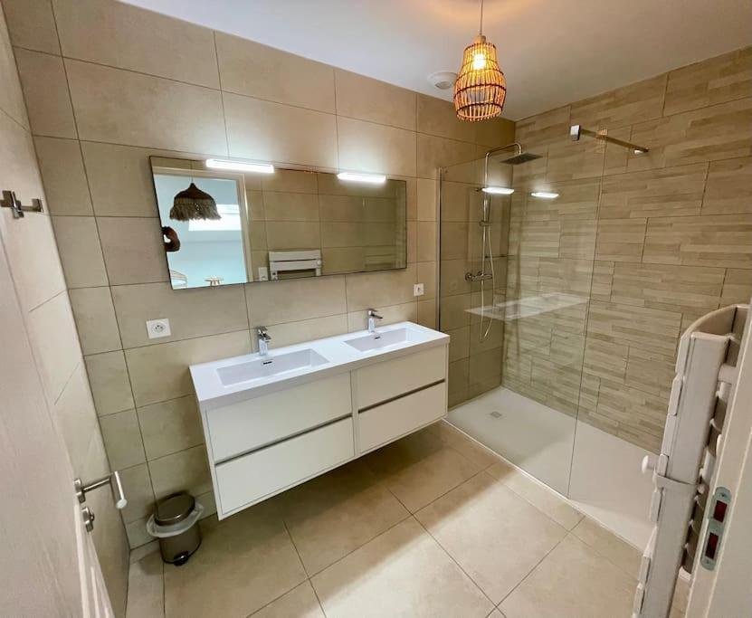 Apartment Paillote Perchee A 180 ° Sur La *